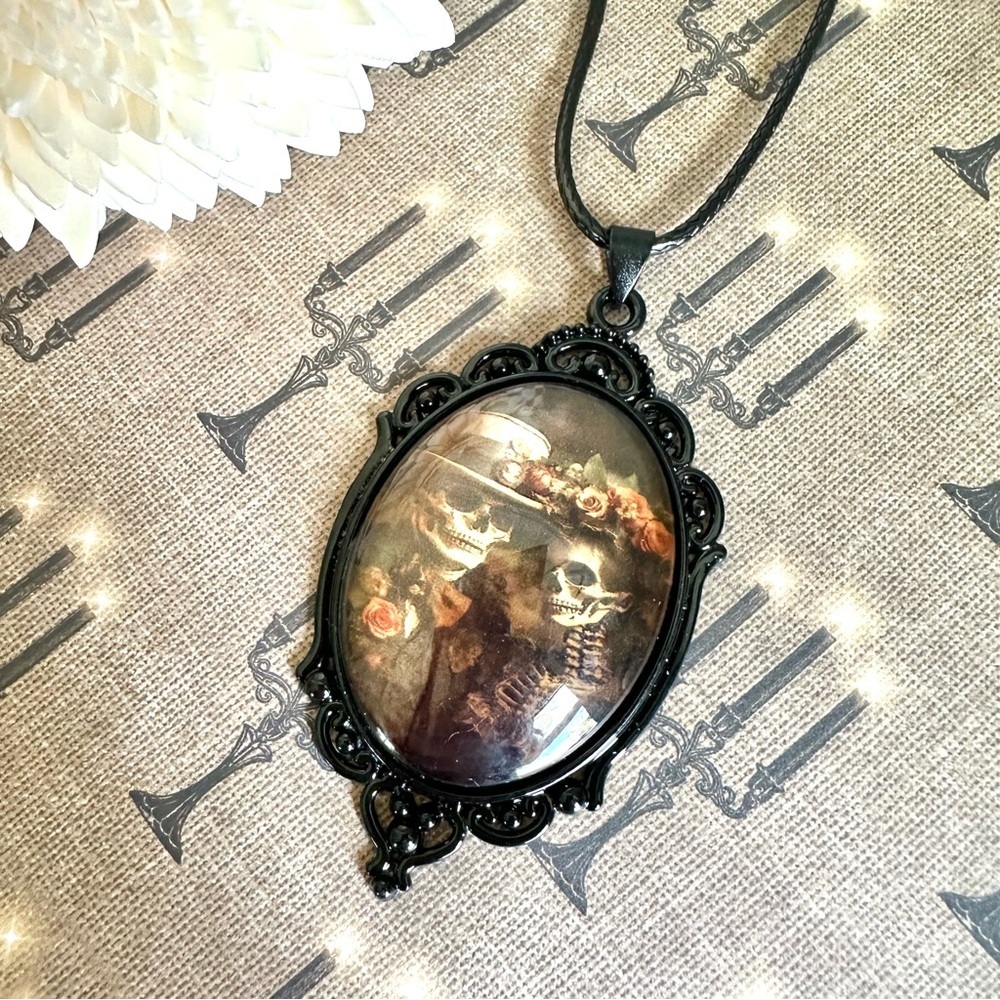 2/$30🌵 Skeleton Couple Cameo Necklace Goth Halloween Victorian Style Vtg NEW
